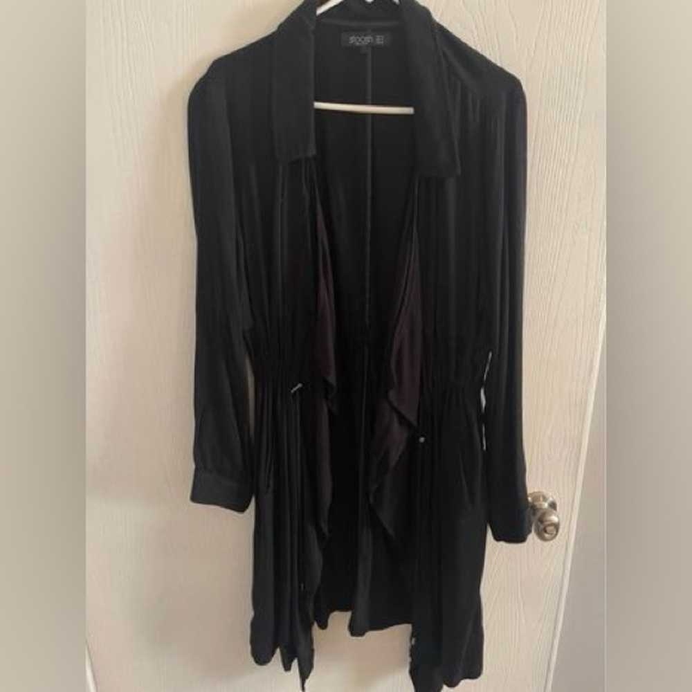 Black. Shacket. Size XL.